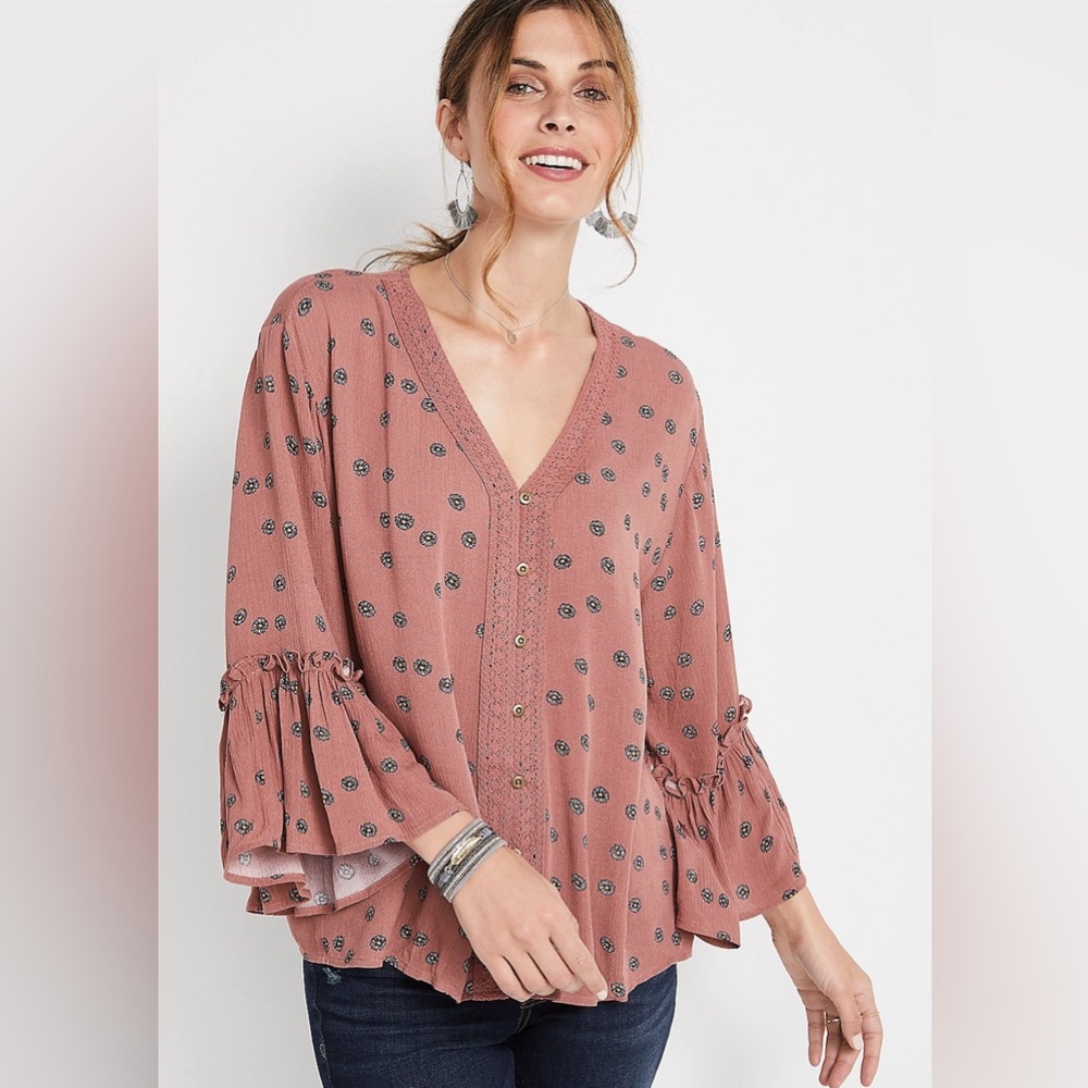 Maurices size XL Pink Daisy Bell Sleeve Top blouse 100% Rayon